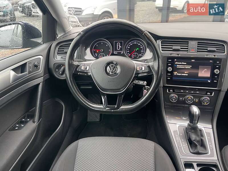 Універсал Volkswagen Golf 2017 в Києві