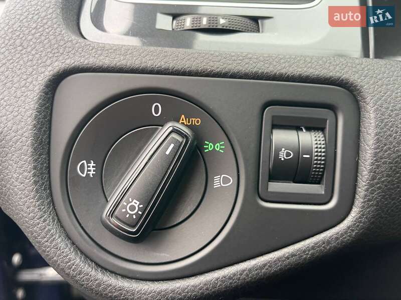 Універсал Volkswagen Golf 2017 в Києві