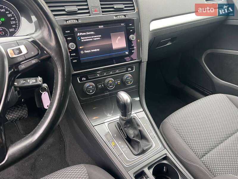 Універсал Volkswagen Golf 2017 в Києві