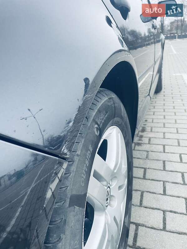 Хетчбек Volkswagen Golf 2002 в Коломиї