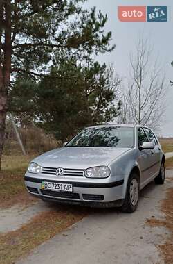 Хетчбек Volkswagen Golf 1998 в Дубровиці