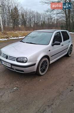 Хэтчбек Volkswagen Golf 2002 в Косове