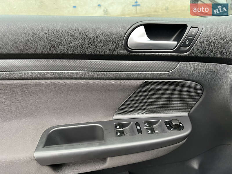 Хэтчбек Volkswagen Golf 2007 в Киеве фото 9 Хэтчбек Volkswagen Golf 2007 в Киеве
