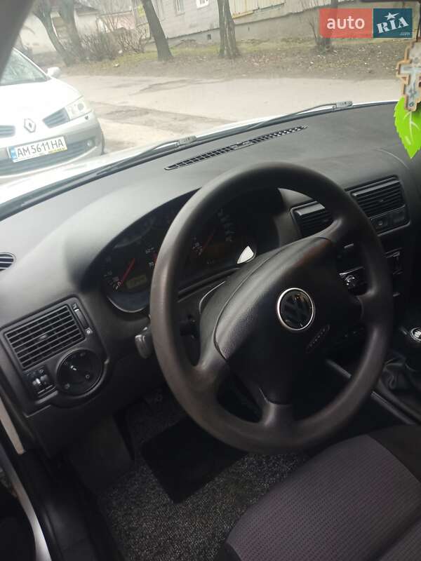 Хэтчбек Volkswagen Golf 2001 в Житомире фото 2 Хэтчбек Volkswagen Golf 2001 в Житомире