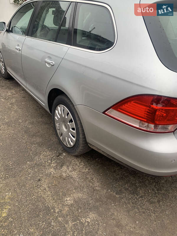 Универсал Volkswagen Golf 2009 в Козине