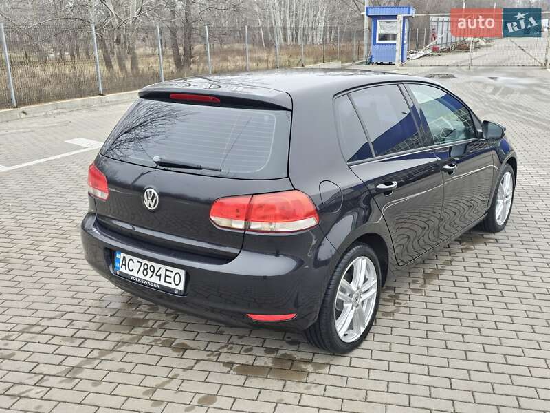 Хэтчбек Volkswagen Golf 2009 в Сумах