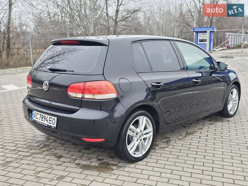 Хэтчбек Volkswagen Golf 2009 в Сумах