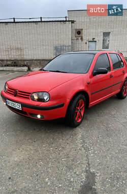 Хэтчбек Volkswagen Golf 2000 в Вараше