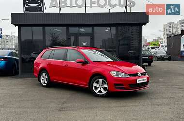 Универсал Volkswagen Golf 2015 в Киеве