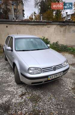 Хетчбек Volkswagen Golf 2002 в Харкові