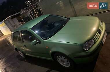 Хэтчбек Volkswagen Golf 1998 в Ромнах