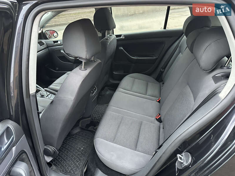 Хэтчбек Volkswagen Golf 2007 в Львове