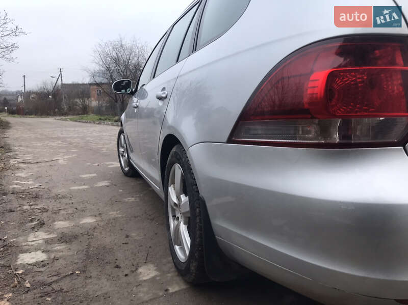 Універсал Volkswagen Golf 2010 в Львові