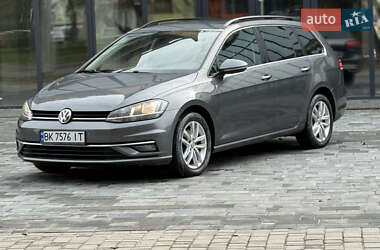 Універсал Volkswagen Golf 2017 в Рівному