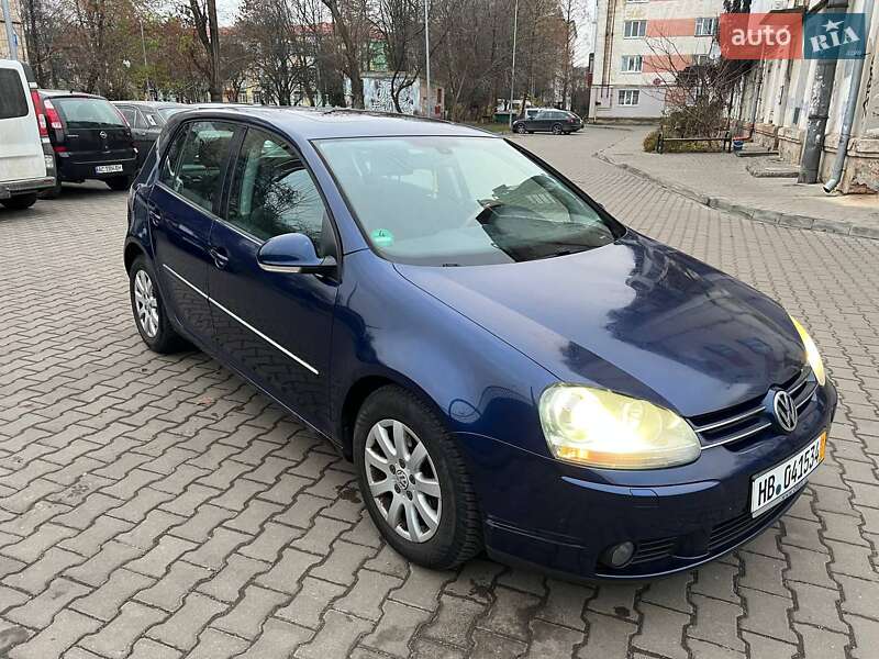 Хэтчбек Volkswagen Golf 2006 в Луцке