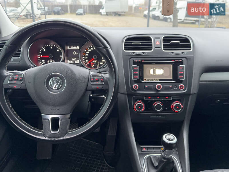 Хэтчбек Volkswagen Golf 2010 в Ковеле