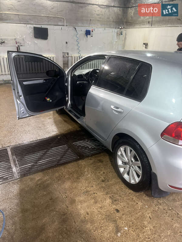 Хетчбек Volkswagen Golf 2011 в Миколаєві