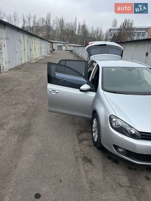Хетчбек Volkswagen Golf 2011 в Миколаєві