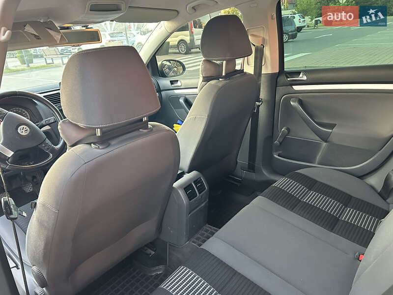 Хэтчбек Volkswagen Golf 2008 в Хмельницком