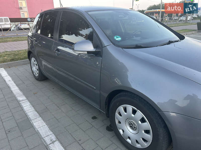 Хэтчбек Volkswagen Golf 2008 в Хмельницком