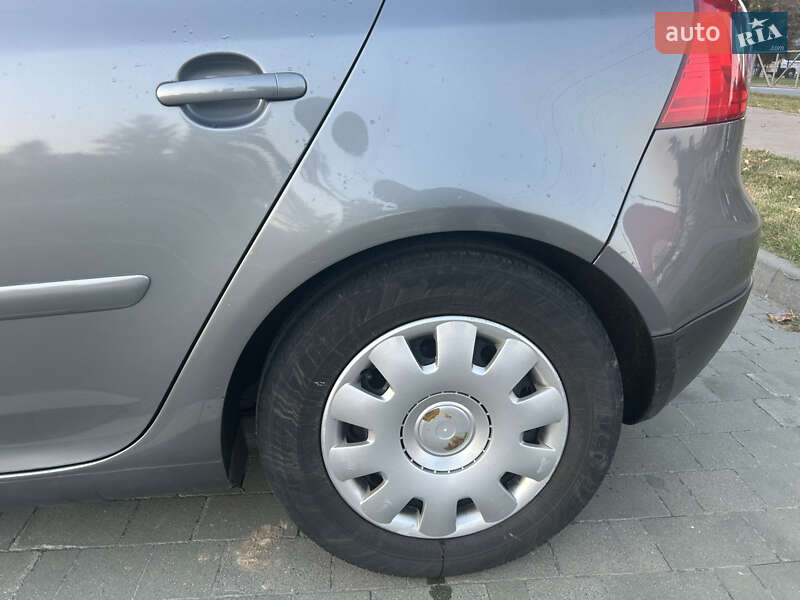 Хэтчбек Volkswagen Golf 2008 в Хмельницком