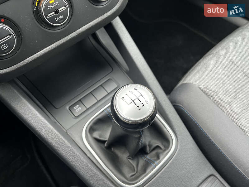 Хэтчбек Volkswagen Golf 2007 в Луцке фото 22 Хэтчбек Volkswagen Golf 2007 в Луцке