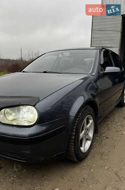 Хэтчбек Volkswagen Golf 2000 в Черновцах