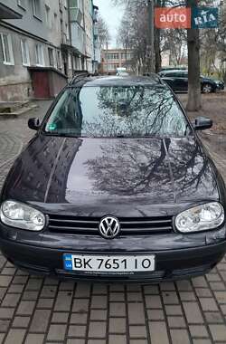 Універсал Volkswagen Golf 2002 в Рівному