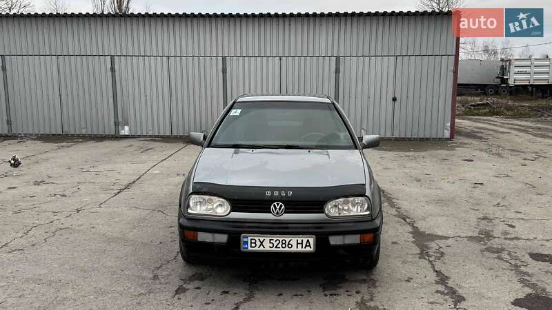 Хэтчбек Volkswagen Golf 1994 в Дунаевцах