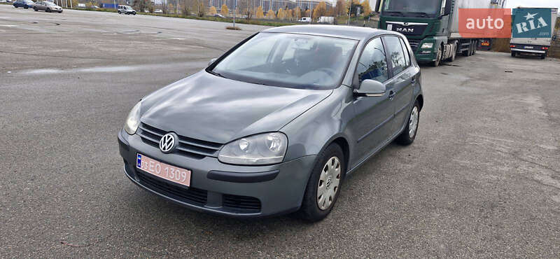 Volkswagen Golf 2004