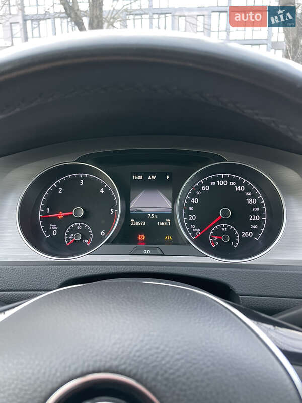 Универсал Volkswagen Golf 2016 в Ужгороде