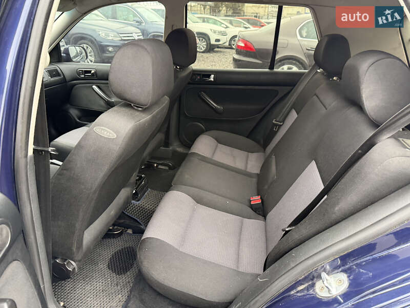 Хэтчбек Volkswagen Golf 2002 в Стрые фото 24 Хэтчбек Volkswagen Golf 2002 в Стрые