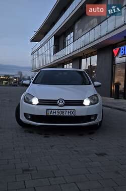 Хетчбек Volkswagen Golf 2012 в Ужгороді