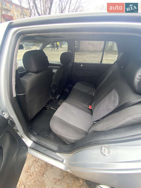 Хэтчбек Volkswagen Golf 2001 в Каменском фото 9 Хэтчбек Volkswagen Golf 2001 в Каменском