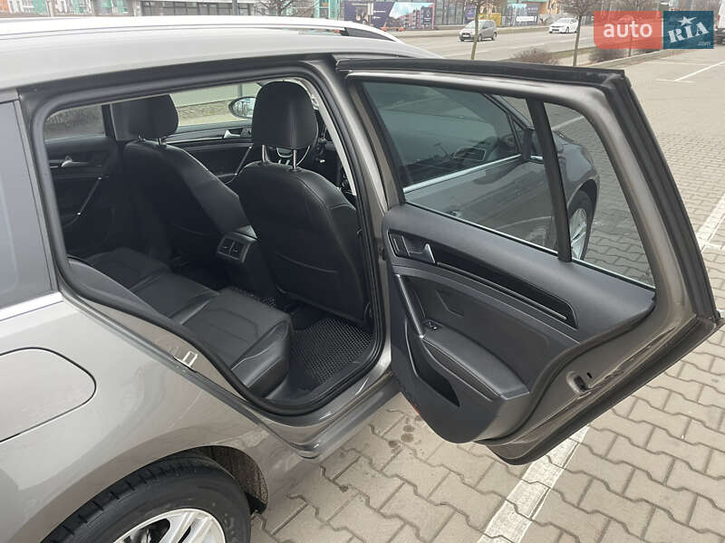 Універсал Volkswagen Golf 2016 в Вишневому