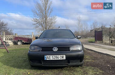 Хэтчбек Volkswagen Golf 2001 в Петриковке