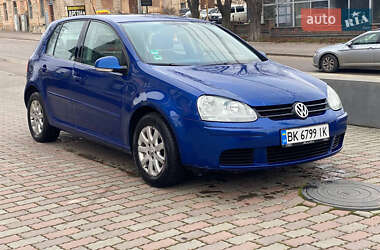 Хетчбек Volkswagen Golf 2005 в Рівному