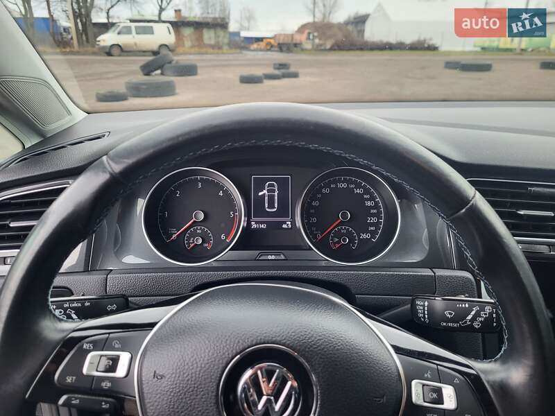 Универсал Volkswagen Golf 2018 в Нововолынске