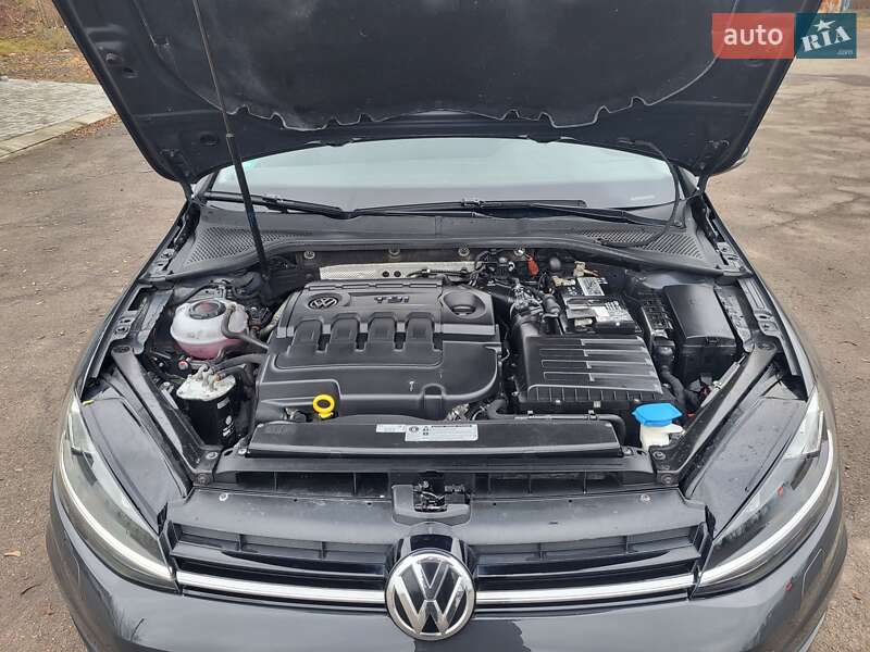 Универсал Volkswagen Golf 2018 в Нововолынске
