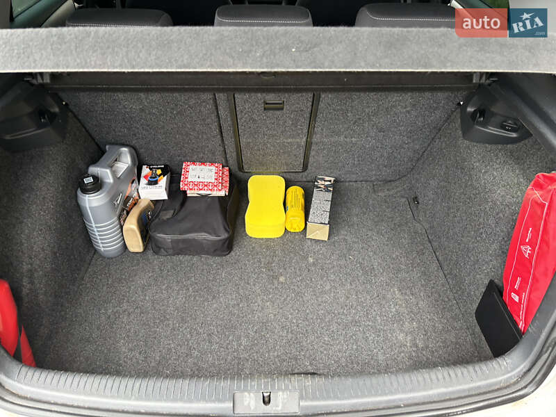 Хэтчбек Volkswagen Golf 2011 в Черкассах