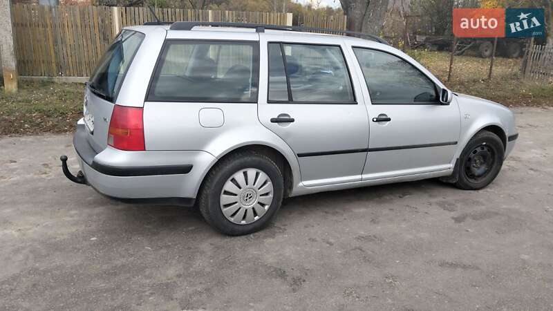 Універсал Volkswagen Golf 2000 в Хорошеві