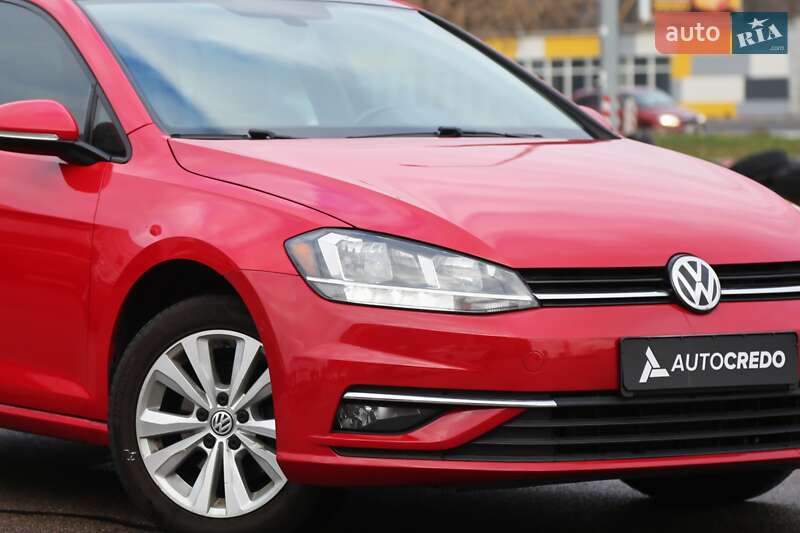 Хетчбек Volkswagen Golf 2018 в Києві
