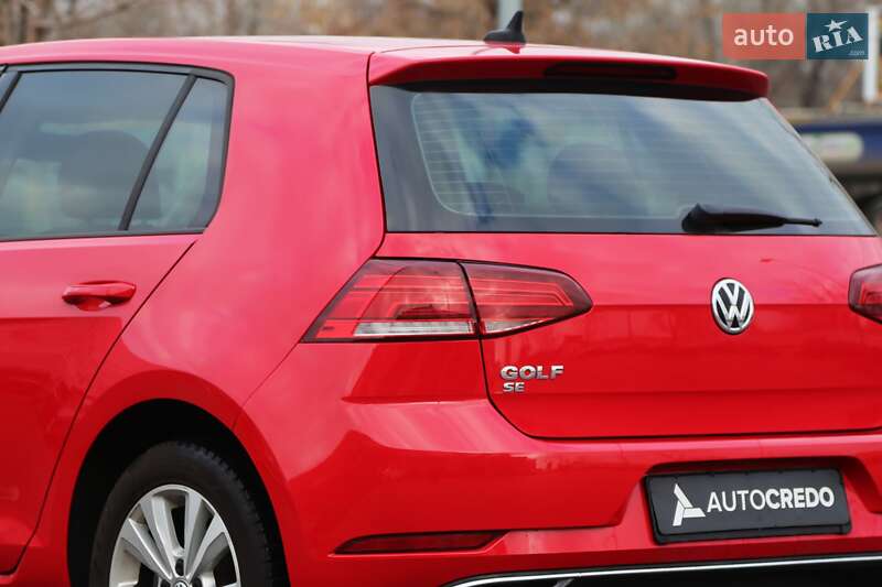 Хетчбек Volkswagen Golf 2018 в Києві