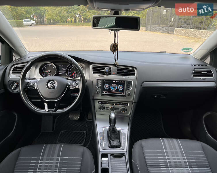 Універсал Volkswagen Golf 2016 в Полтаві