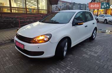 Хэтчбек Volkswagen Golf 2009 в Луцке