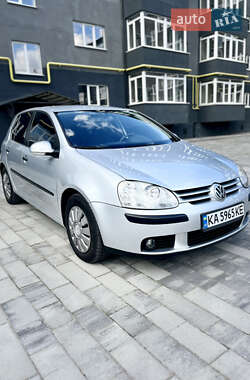 Хетчбек Volkswagen Golf 2005 в Охтирці