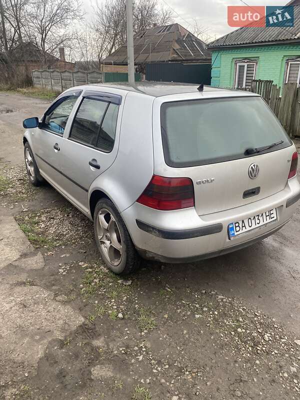 Volkswagen Golf 2000