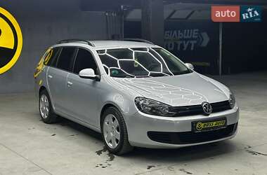 Универсал Volkswagen Golf 2010 в Черновцах