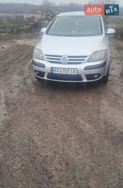 Хэтчбек Volkswagen Golf 2005 в Хмельницком