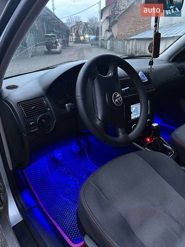 Хетчбек Volkswagen Golf 2000 в Збаражі